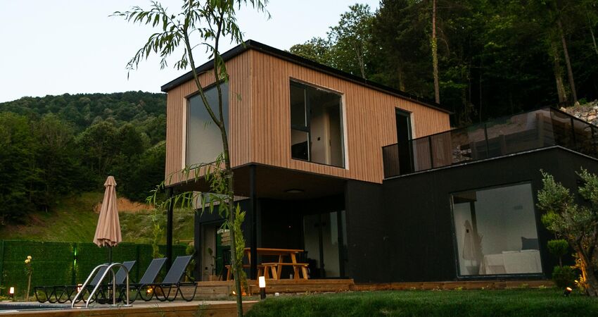 B105 - Göl Manzaralı